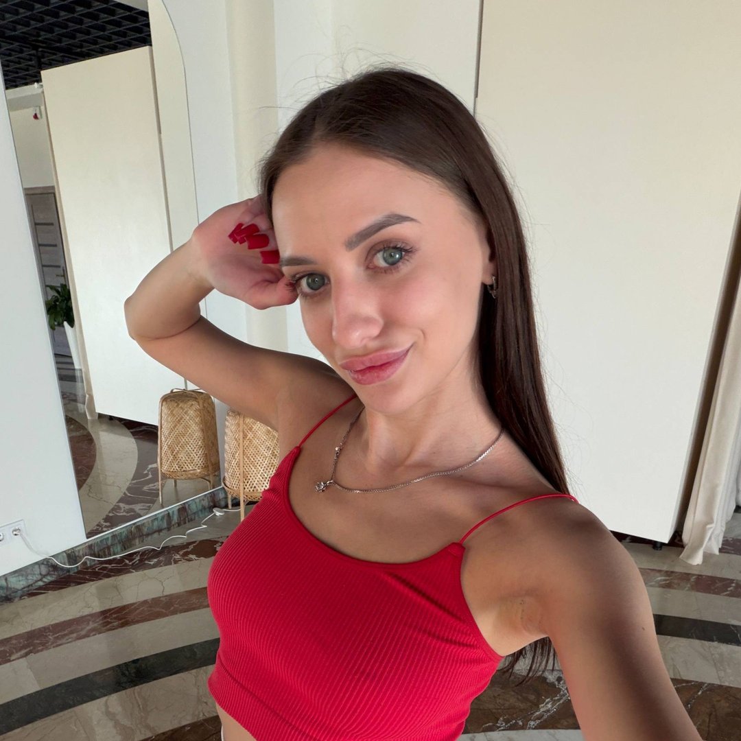 Mia Frost 🧊
